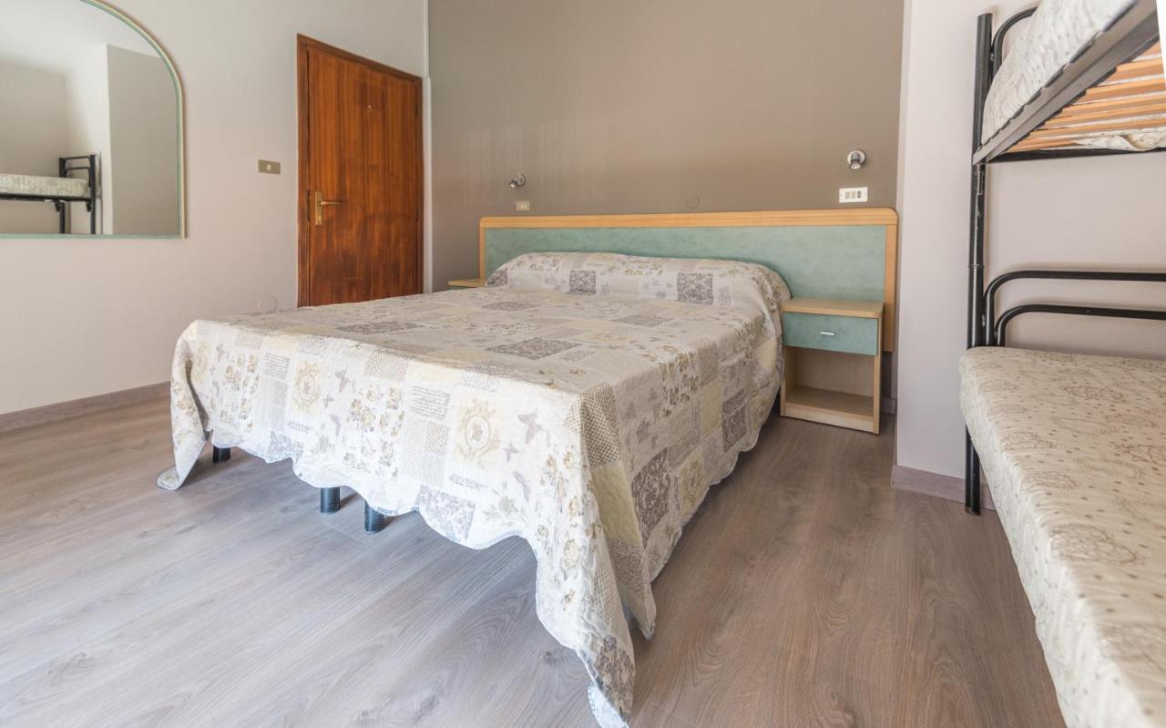 Hotel Avenusta Viserba Di Rimini Exterior foto